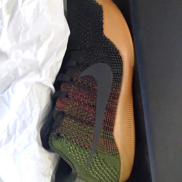 Bundle deal. Kobe mamba jersey plus Kobe black horse vnds size 8.5